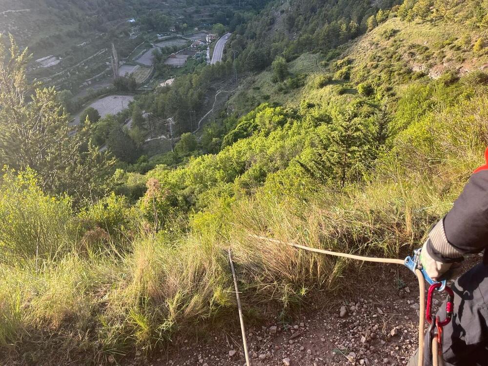 Llorens lamenta que «el ciclista cayó en una zona vertical»