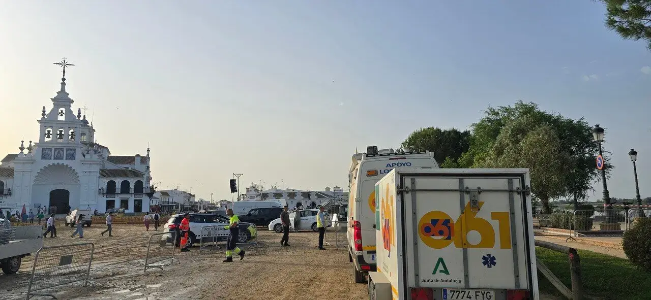 Muere un joven de 26 años en una casa de El Rocío este viernes