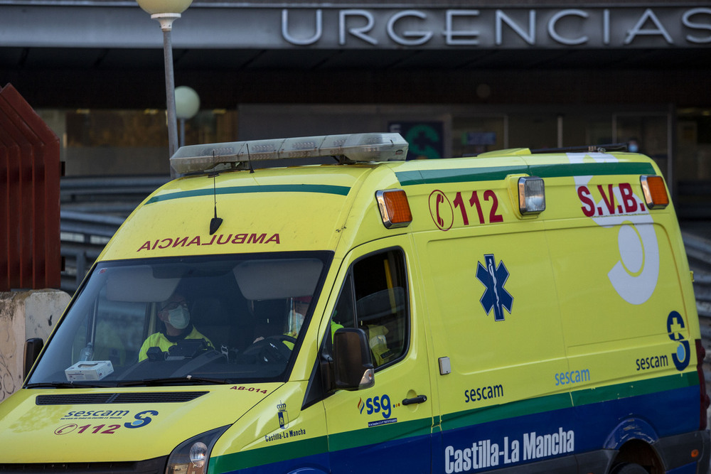 Trasladan a una menor al Hospital tras un accidente