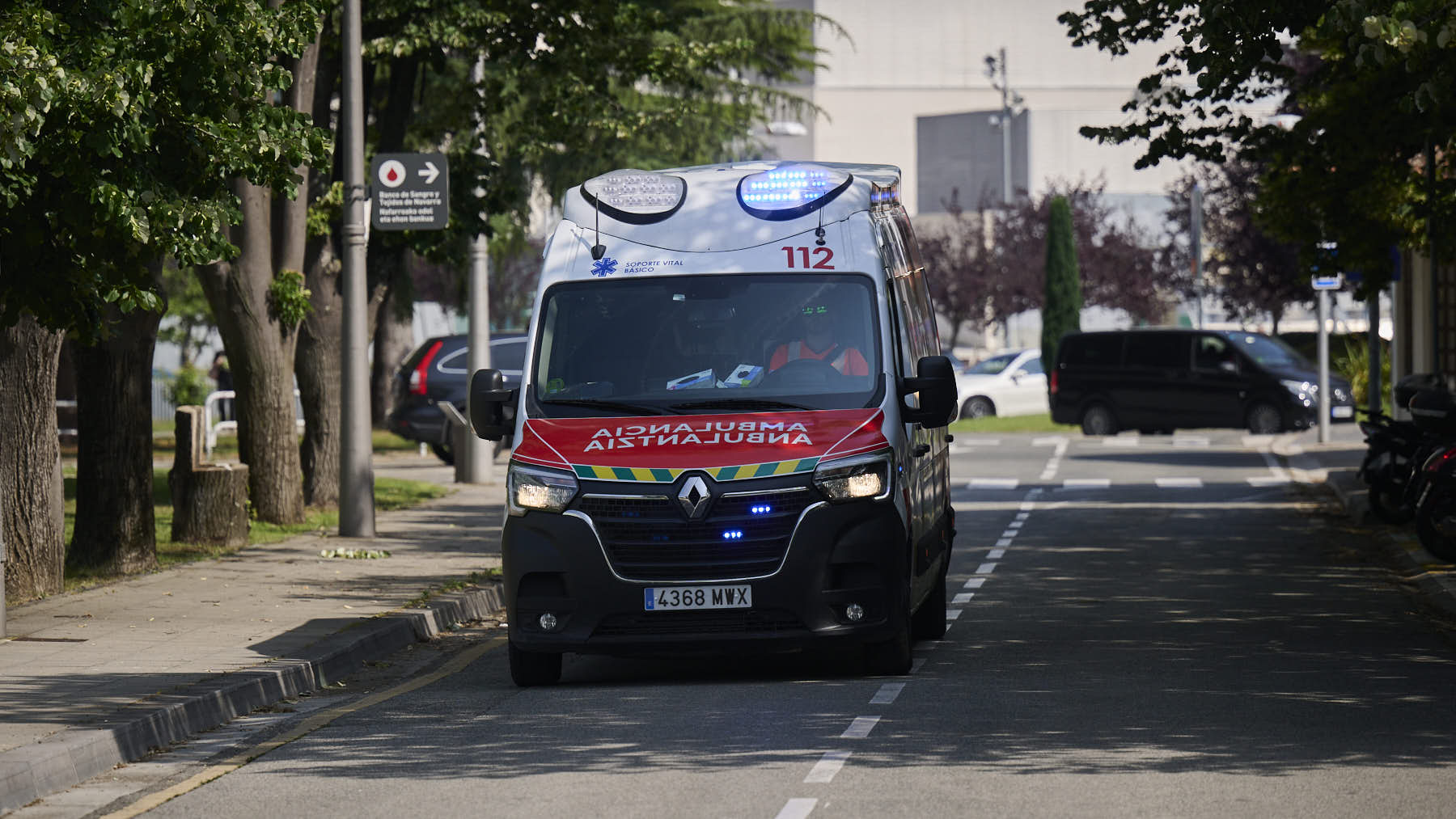 Una mujer herida tras ser atropellada por una villavesa en una calle del centro de Pamplona
