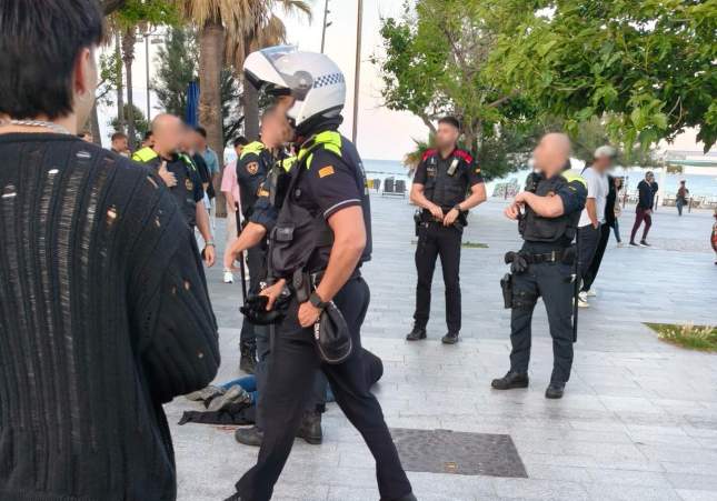 Violento robo en la Barceloneta: dos heridos con arma blanca tras pelea por robo