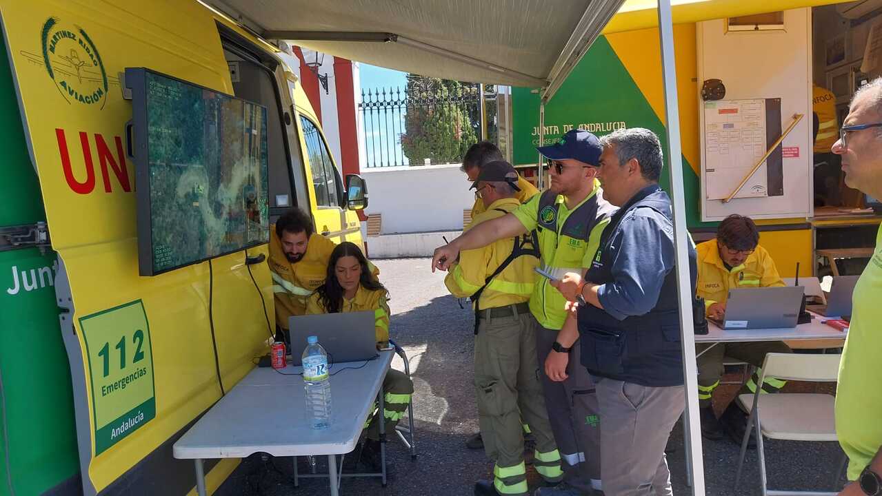Finalmente controlado el incendio de Alosno y extinguido el de Gibraleón