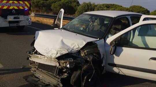 Grave accidente en Lepe: dos vehículos implicados y varios heridos en la carretera de Las Palmeritas
