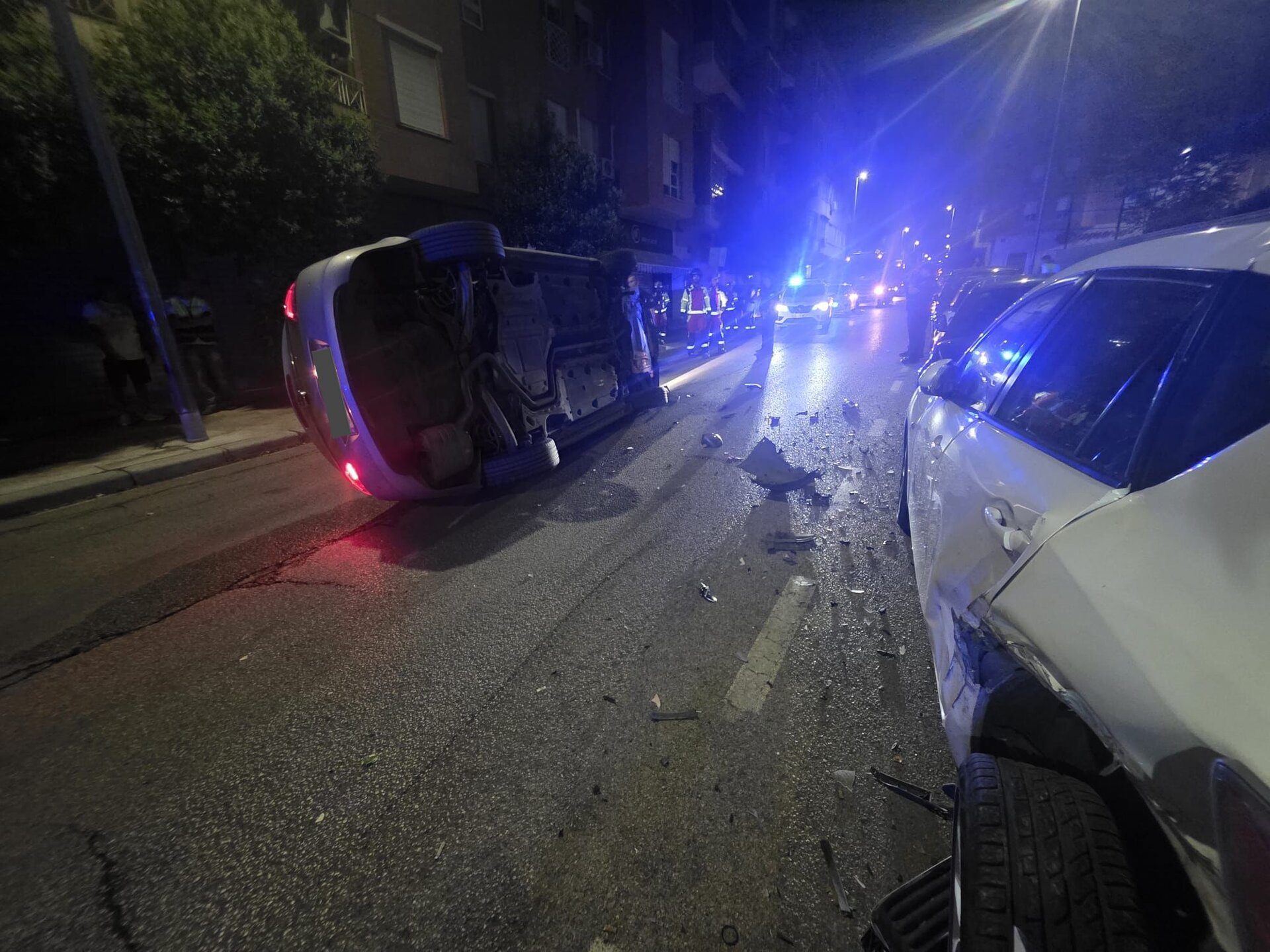 Vuelca en plena Avenida de Madrid y da positivo en alcohol