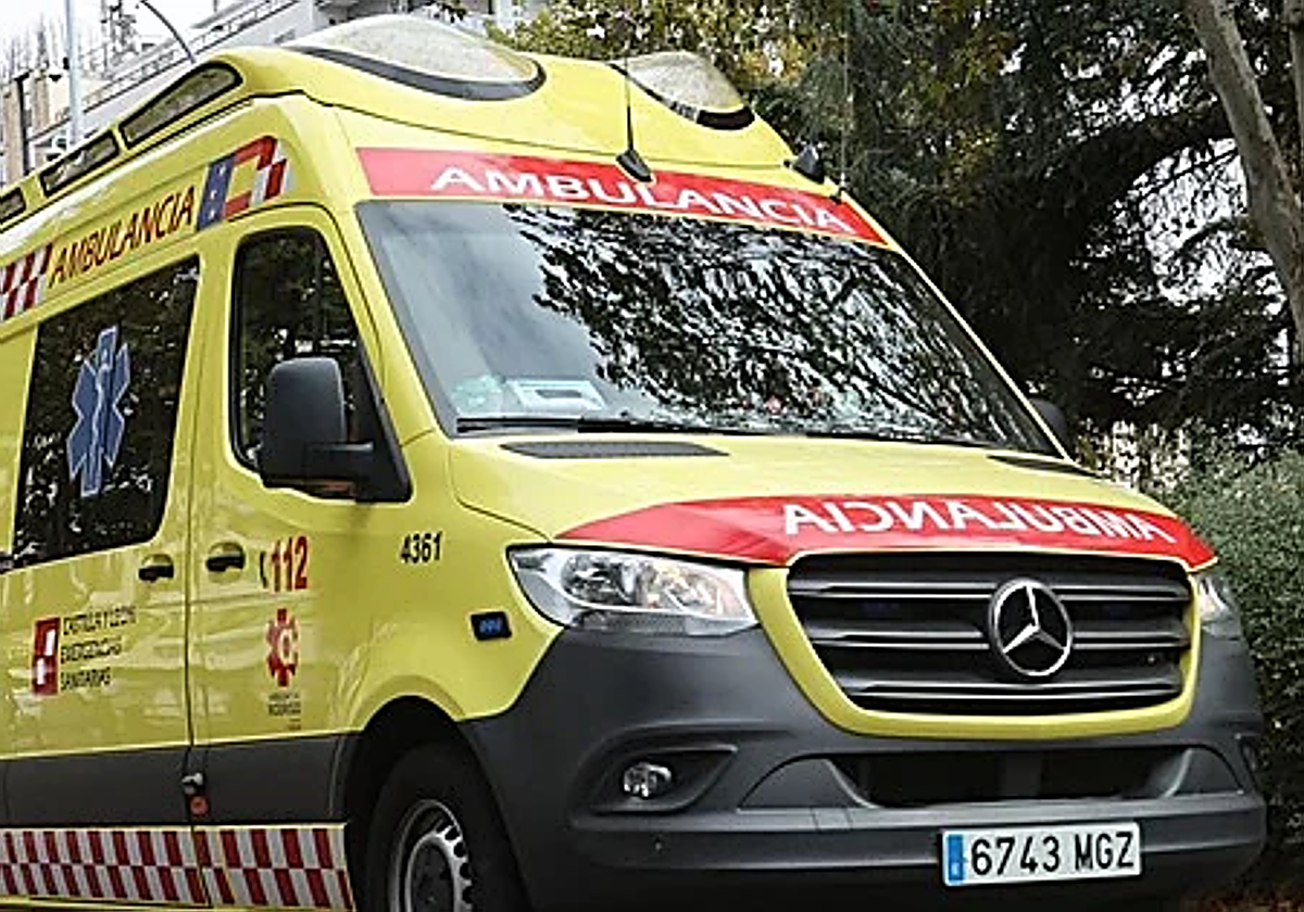 Un varón de 50 años herido en Salamanca tras salirse de la vía y volcar con su furgoneta