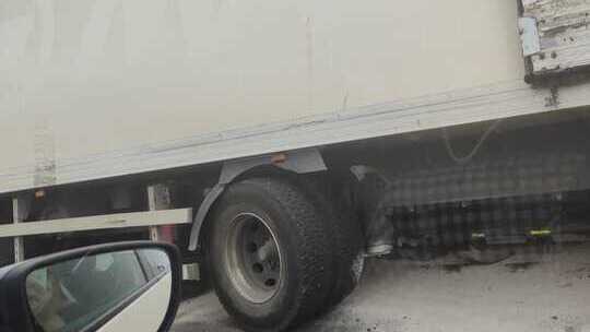 Un accidente en la A-49 provoca retenciones de más de 40 minutos