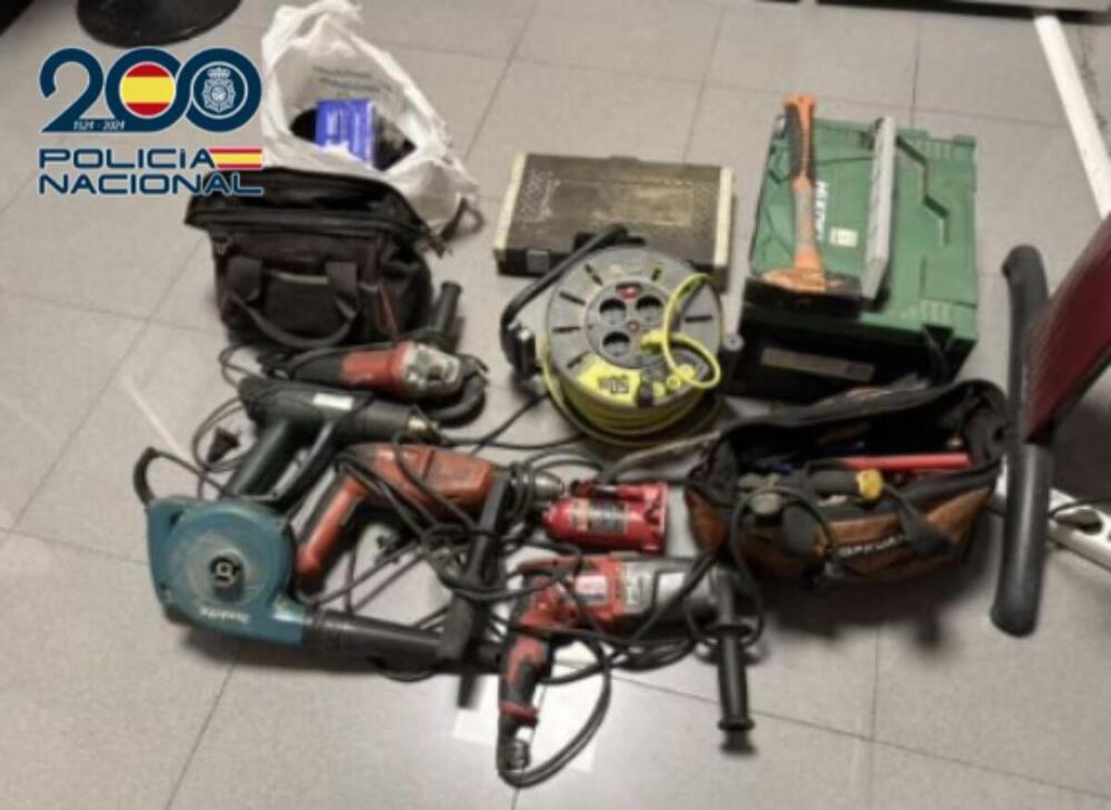 Tres arrestados por dos robos de herramientas