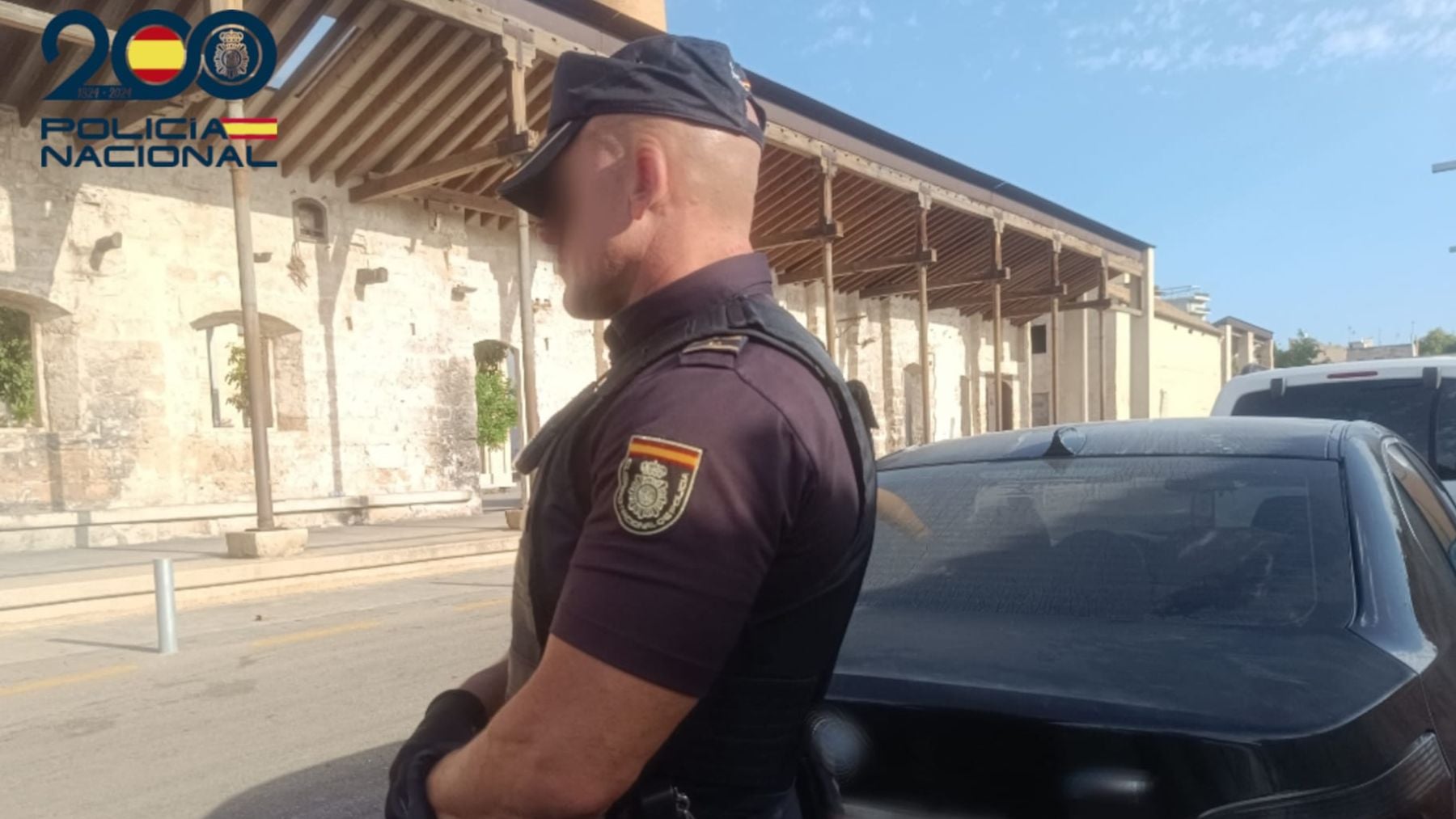 Una mujer propina una brutal paliza a un anciano y lo deja ensangrentado en Palma para robarle