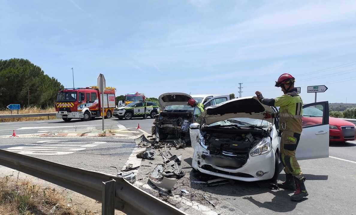 Aparatoso accidente de tráfico en la carretera A-481 sin heridos graves