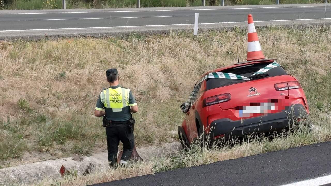 Dos heridos tras un grave accidente entre un turismo y una furgoneta en la AP-15 en Pamplona