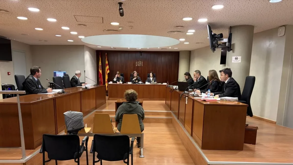 Condenada a solo una multa la conductora que causó la muerte de 3 motoristas en Alfés