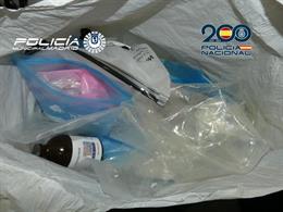 Sustancias incautadas por la Policía Nacional en un domicilio en el que se vendía droga en Villa de Vallecas