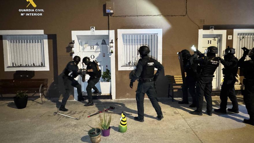 Desarticulado grupo criminal en La Rioja: liberadas 8 víctimas de condiciones inhumanas y extenuantes jornadas laborales.
