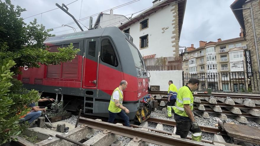 Suspendido el servicio de tren entre Zarautz y Zumaia por un descarrilamiento