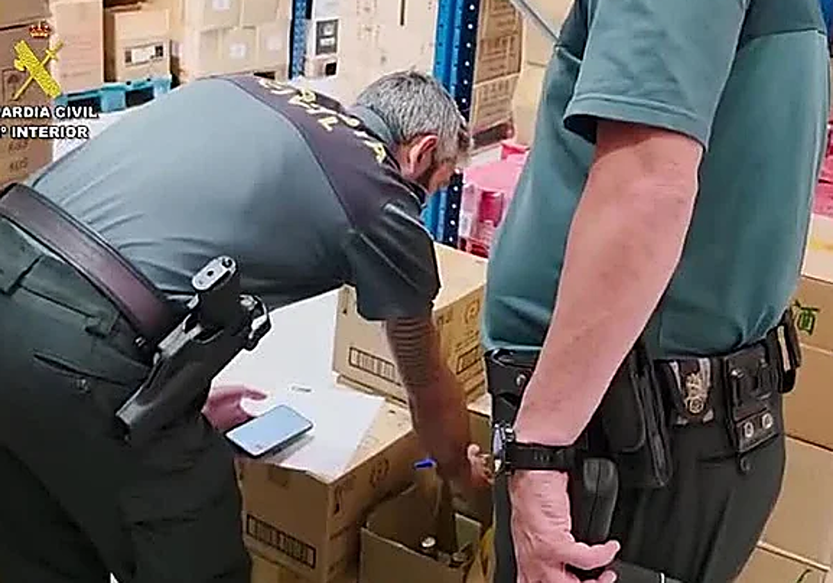 Desmantelado un punto de venta de drogas camuflado como bazar en Gáldar, Gran Canaria