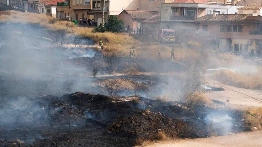 Unos 300 efectivos se encuentran trabajando en la zona del incendio