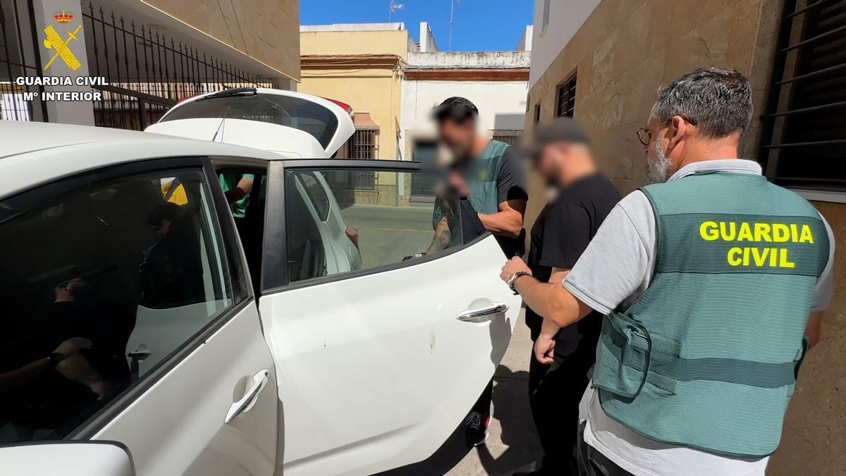 Imagen del detenido por la Guardia Civil en Puerto Real (Cádiz) con más de 500 archivos de pornografía infantil elaborada con bebés. / Guardia Civil