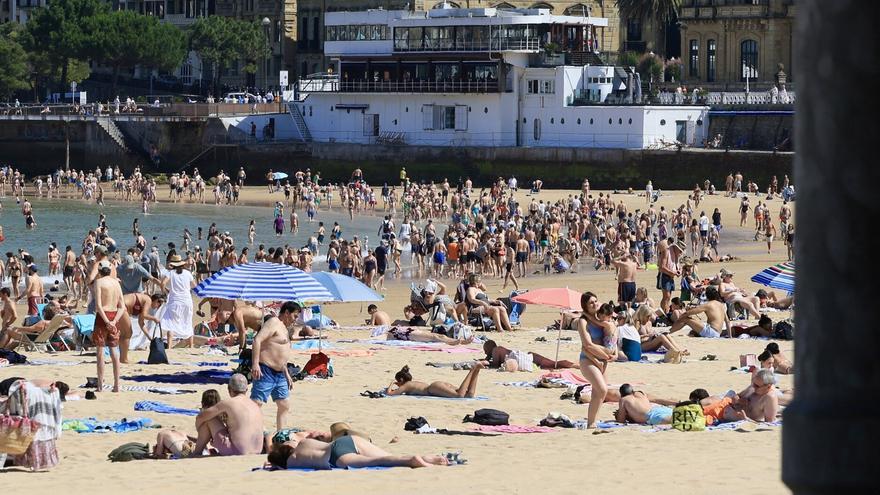 Dos detenidos por robos en playas de Donostia y Hondarribia