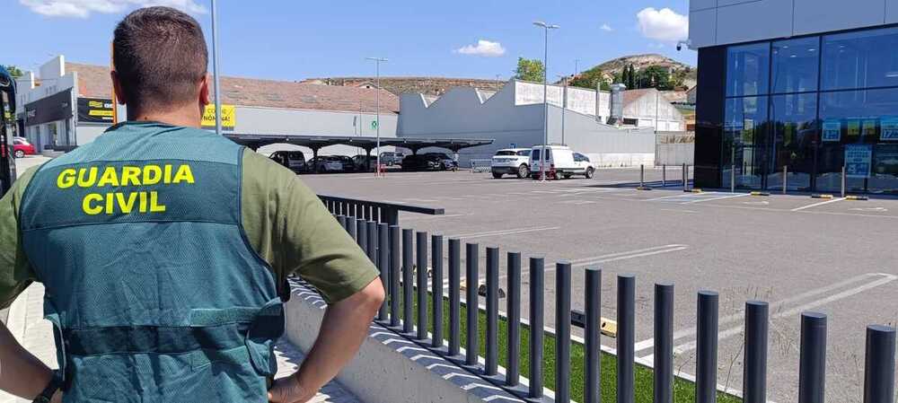 Dos detenidos por hurtar un bolso con el método de la siembra