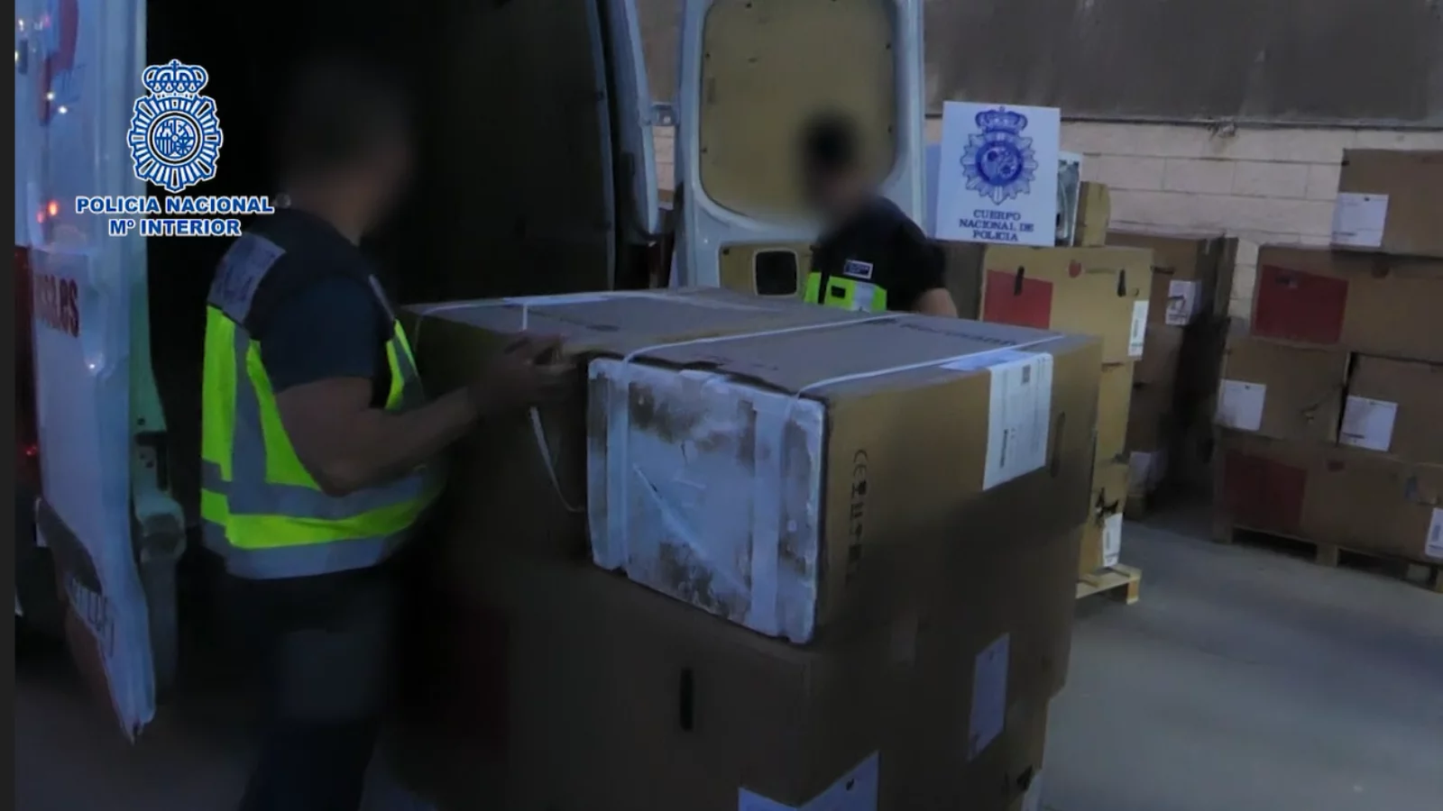 Detenidos dos hombres por robar una veintena de equipos de aire acondicionado en Hortaleza