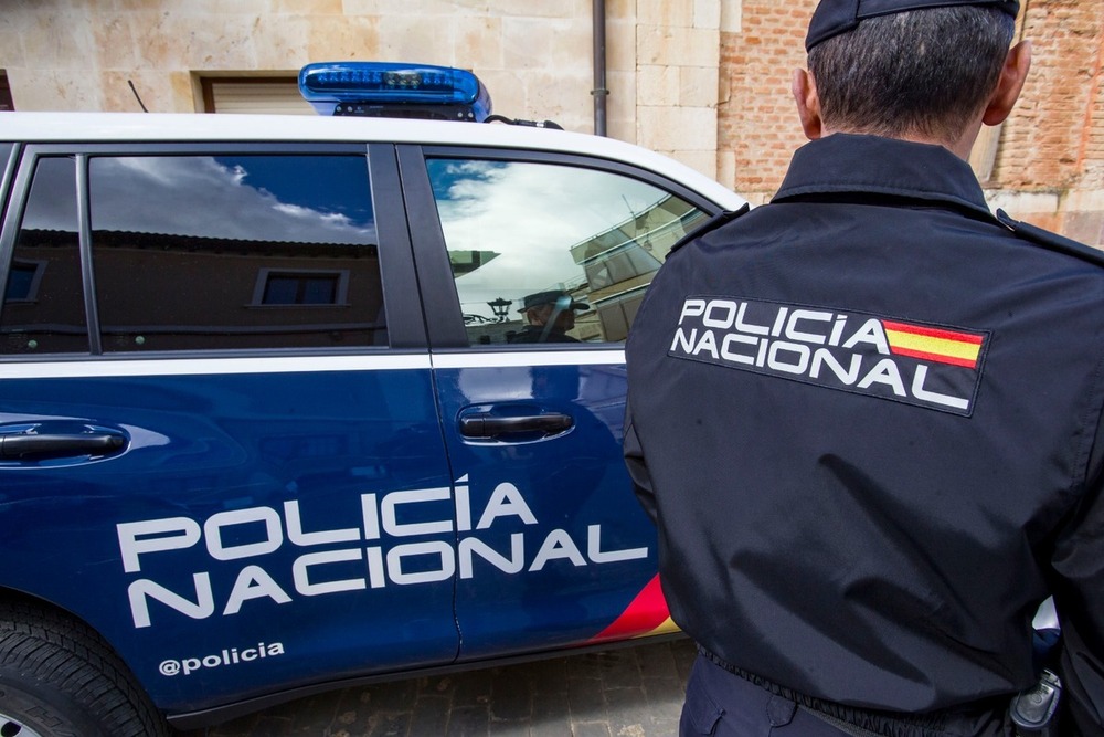 Dos detenidos y un investigado por el presunto desvío de fondo