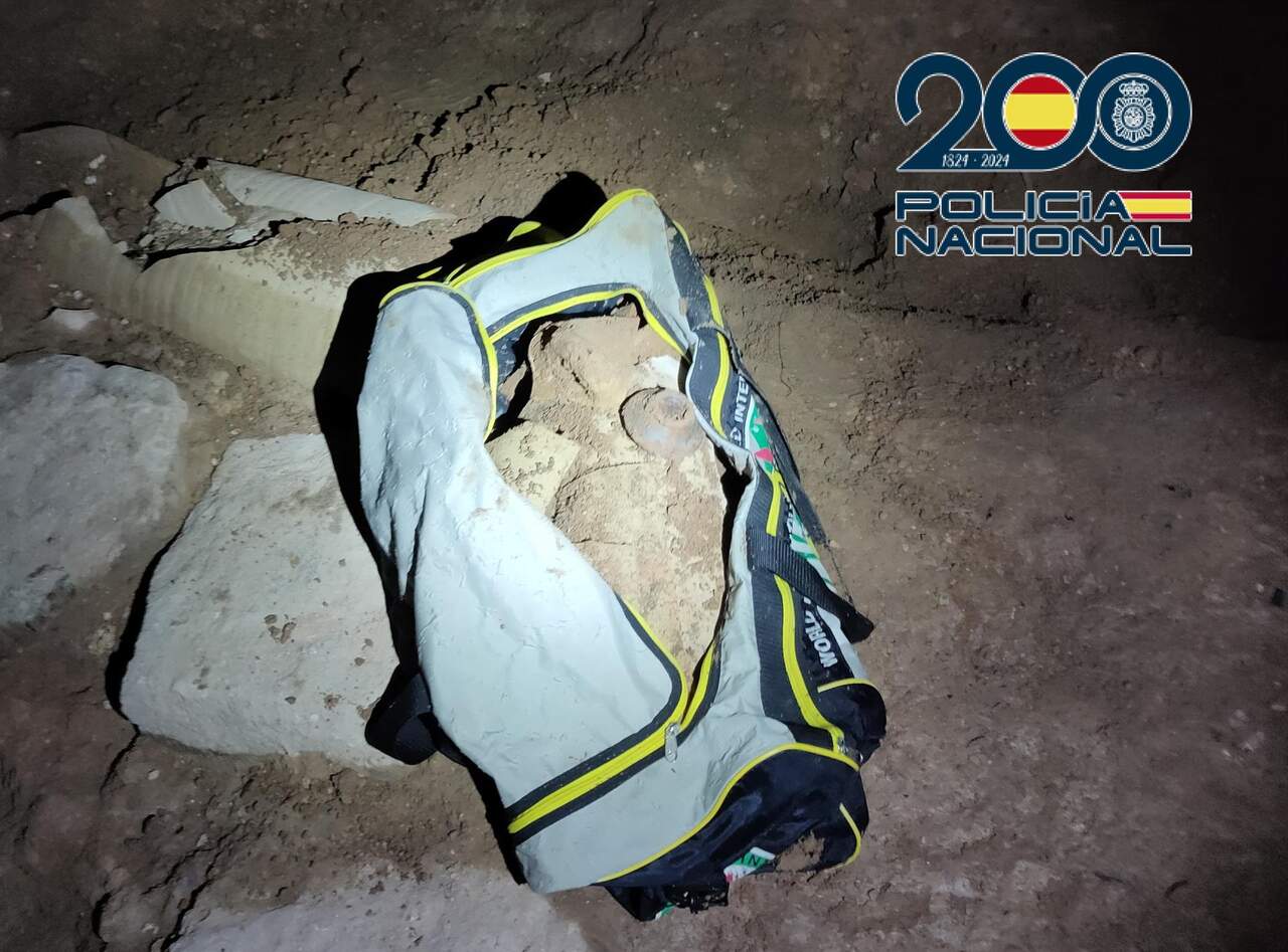 Detenidos tras intentar robar un ánfora en un yacimiento de Cartagena