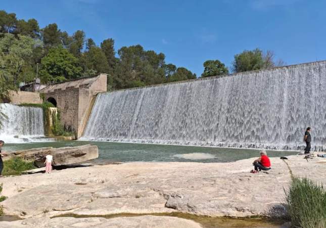 Dos jóvenes desaparecidos en operaciones de rescate de los Bombers: uno en el río Llobregat y otro en el Cap de Creus