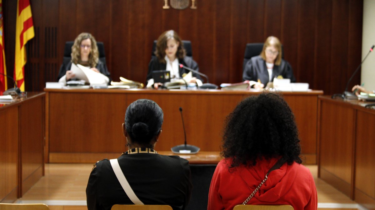 Dos mujeres aceptan condena por robo de dinero y tráfico de cocaína en Tremp