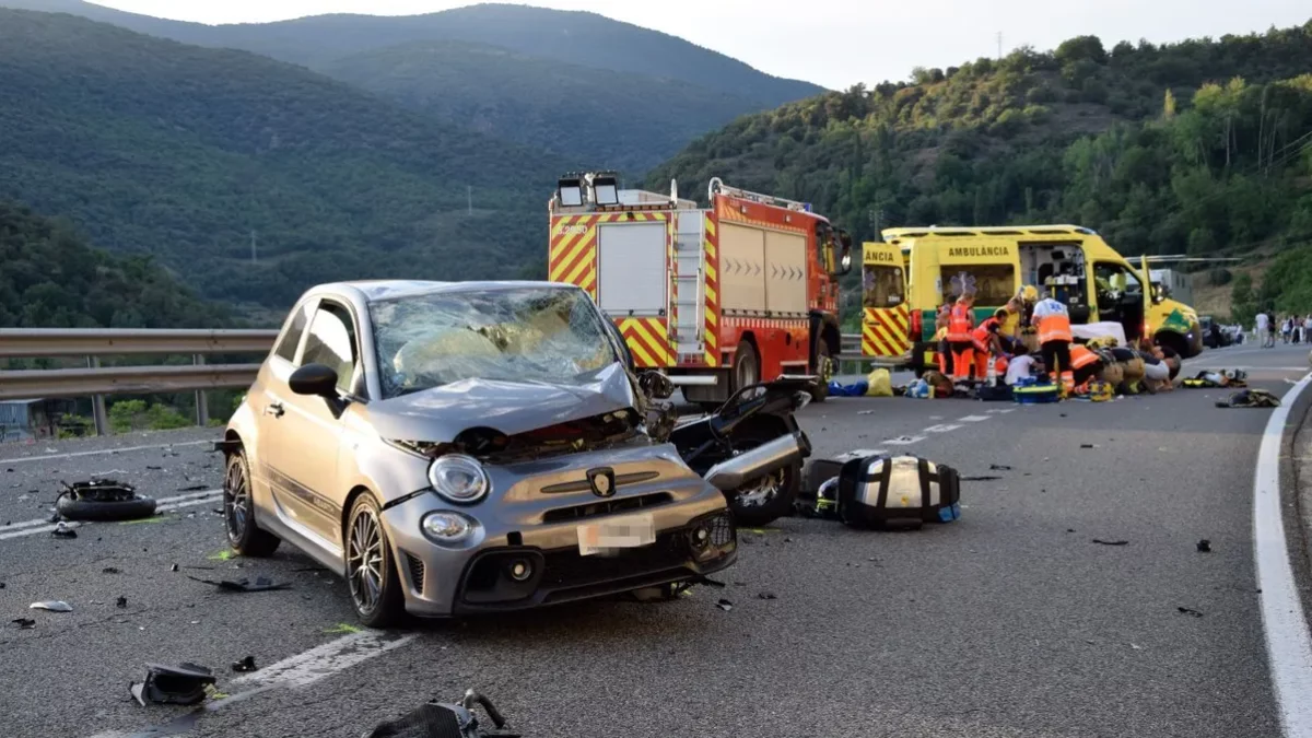 Fallece el motorista herido crítico en una colisión frontal en La Seu