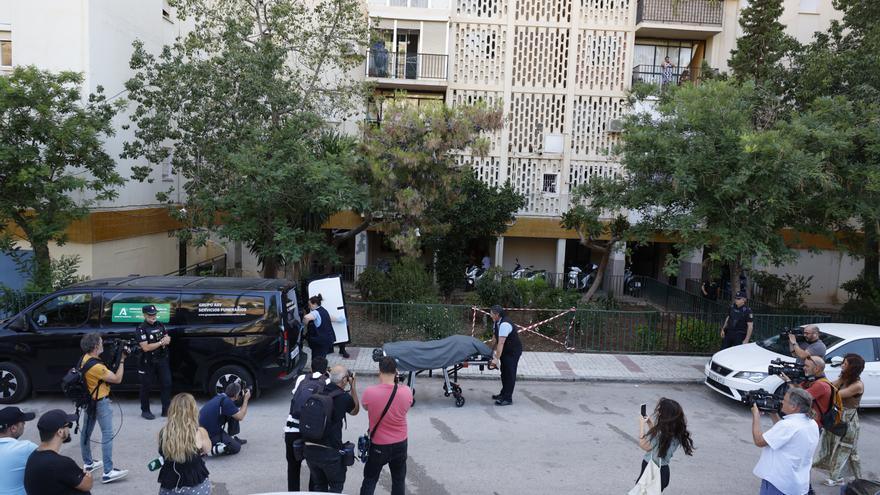 La mujer hallada muerta por arma de fuego en Málaga fue asesinada por su pareja