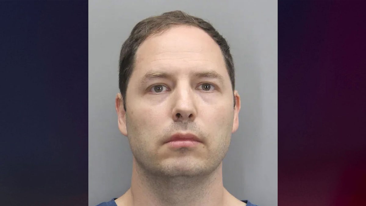 Hombre es condenado a cadena perpetua por el asesinato de su esposa y un extraño en un oscuro plan que involucró a su au pair