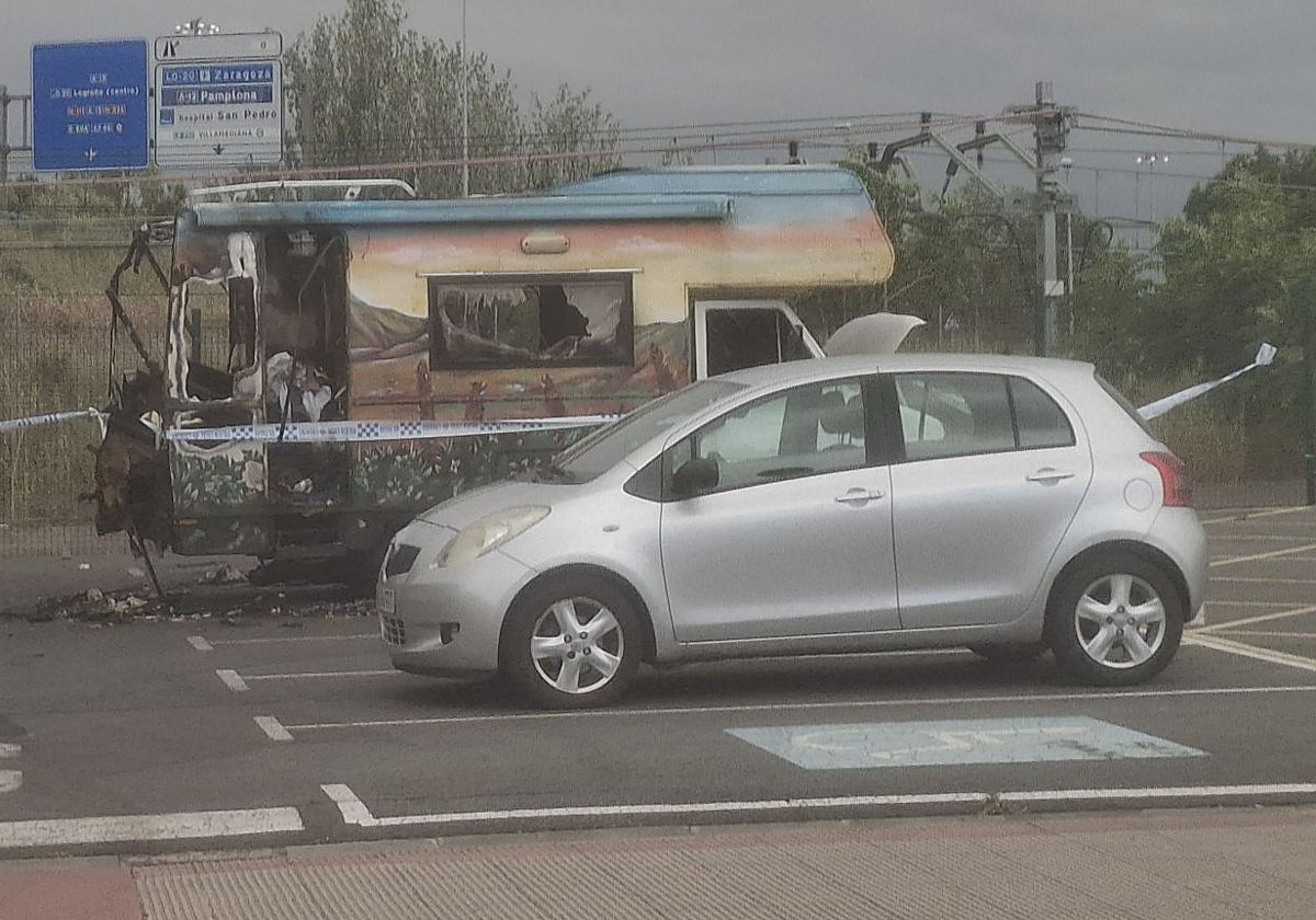 Arde una autocaravana junto al 'skatepark' de Logroño