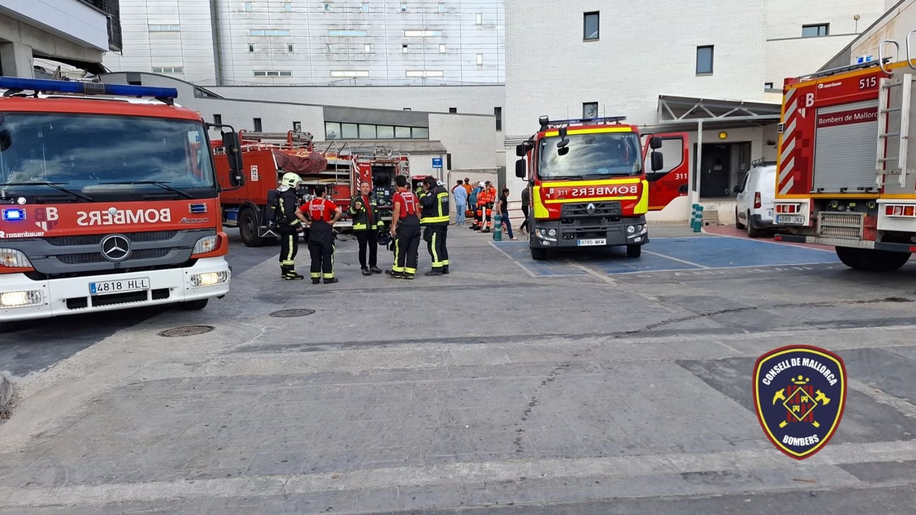 Incendio en Hospital de Manacor obliga a evacuar a pacientes por densa humareda