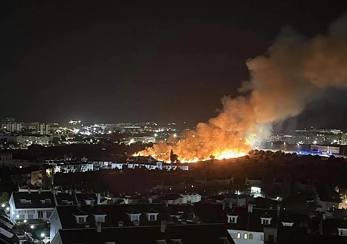 Incendio en Mijas genera alarma pero es controlado sin necesidad de desalojos