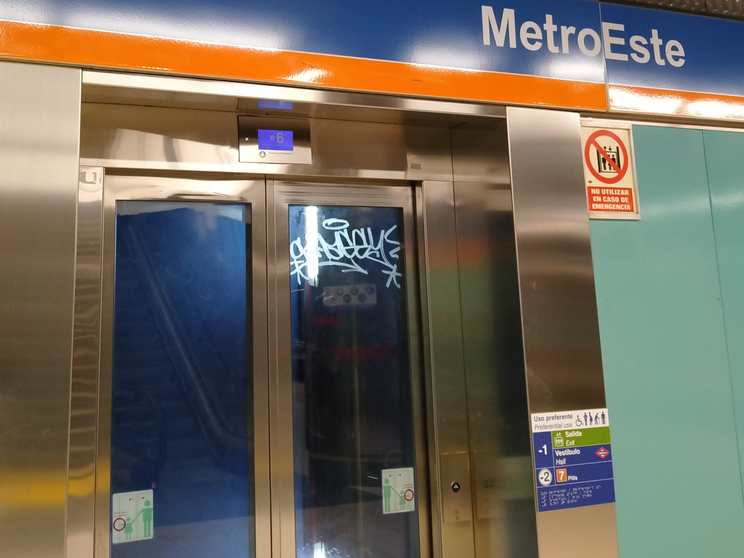 Interrumpido el servicio en la L7 por la rotura de una fuente