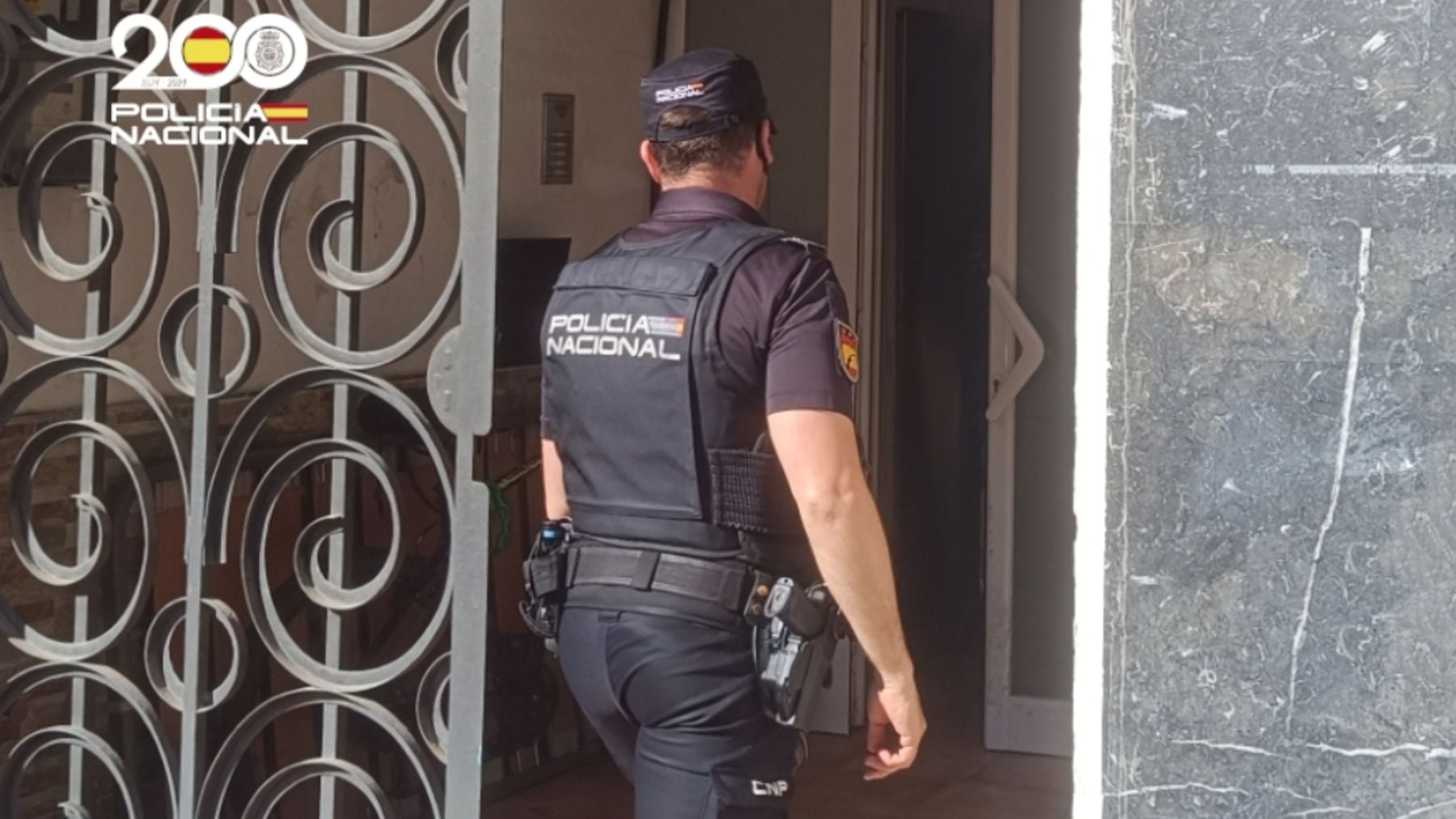 Una joven marroquí se independiza, su familia descubre dónde vive en Palma e irrumpe en su casa para llevársela contra su voluntad