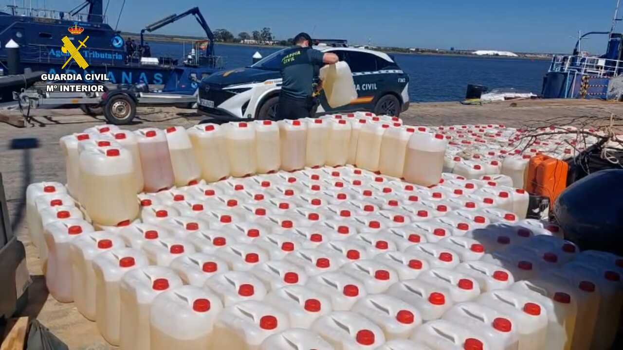 Golpe al petaqueo en Huelva: incautados más de 22.000 litros de combustible para narcolanchas