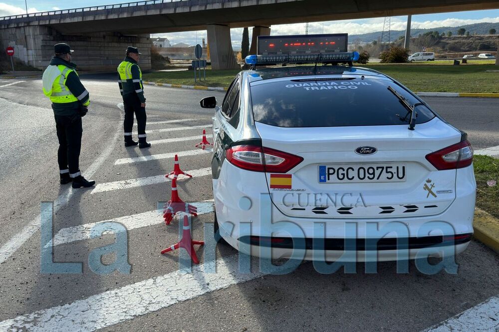 Investigan a una conductora novel por circular a 215 km/h