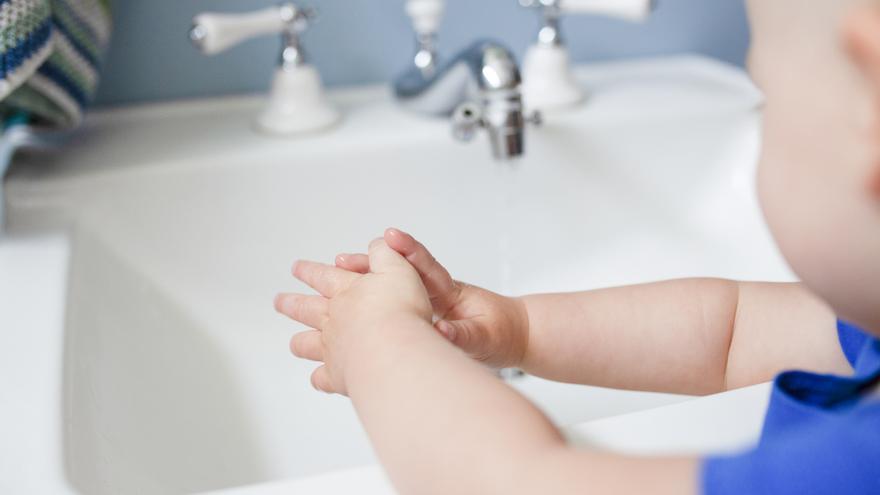 Investigan la muerte de una bebé de 14 meses por quemaduras mientras la bañaban en Sevilla