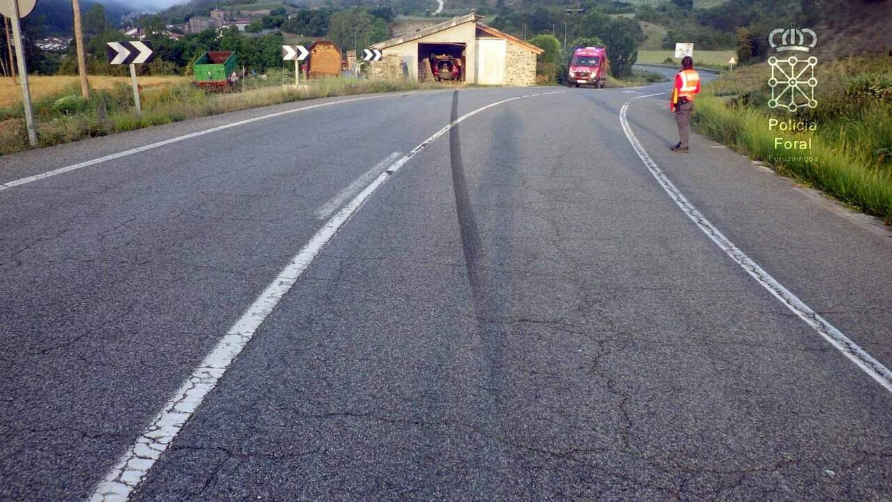 Muere un conductor de 38 años en Burgui tras salirse de la vía y chocar frontalmente contra un edificio en la carretera