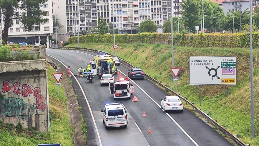 Un motorista hospitalizado tras sufrir un accidente en la GI-20