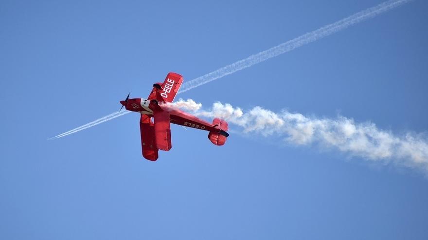 Herido el piloto de una avioneta de fumigación tras impactar contra una torre eléctrica en Sevilla