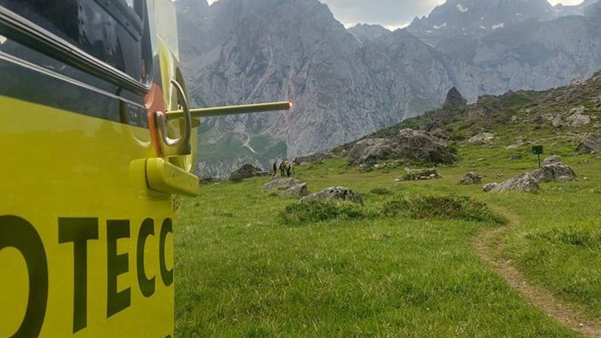 Rescate en Picos de Europa con un helicóptero.