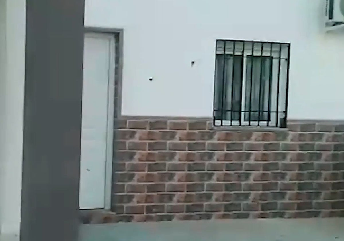 Crónica del tiroteo contra una casa de Cuevas Bajas: «Me dijo que me iba a meter en una caja de pino»