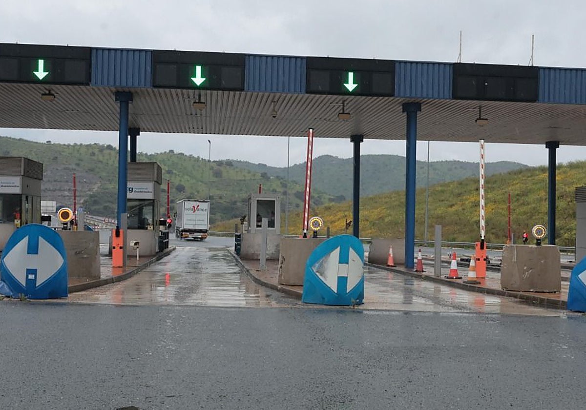 Un herido de bala tras un tiroteo entre bandas en la autopista de Las Pedrizas
