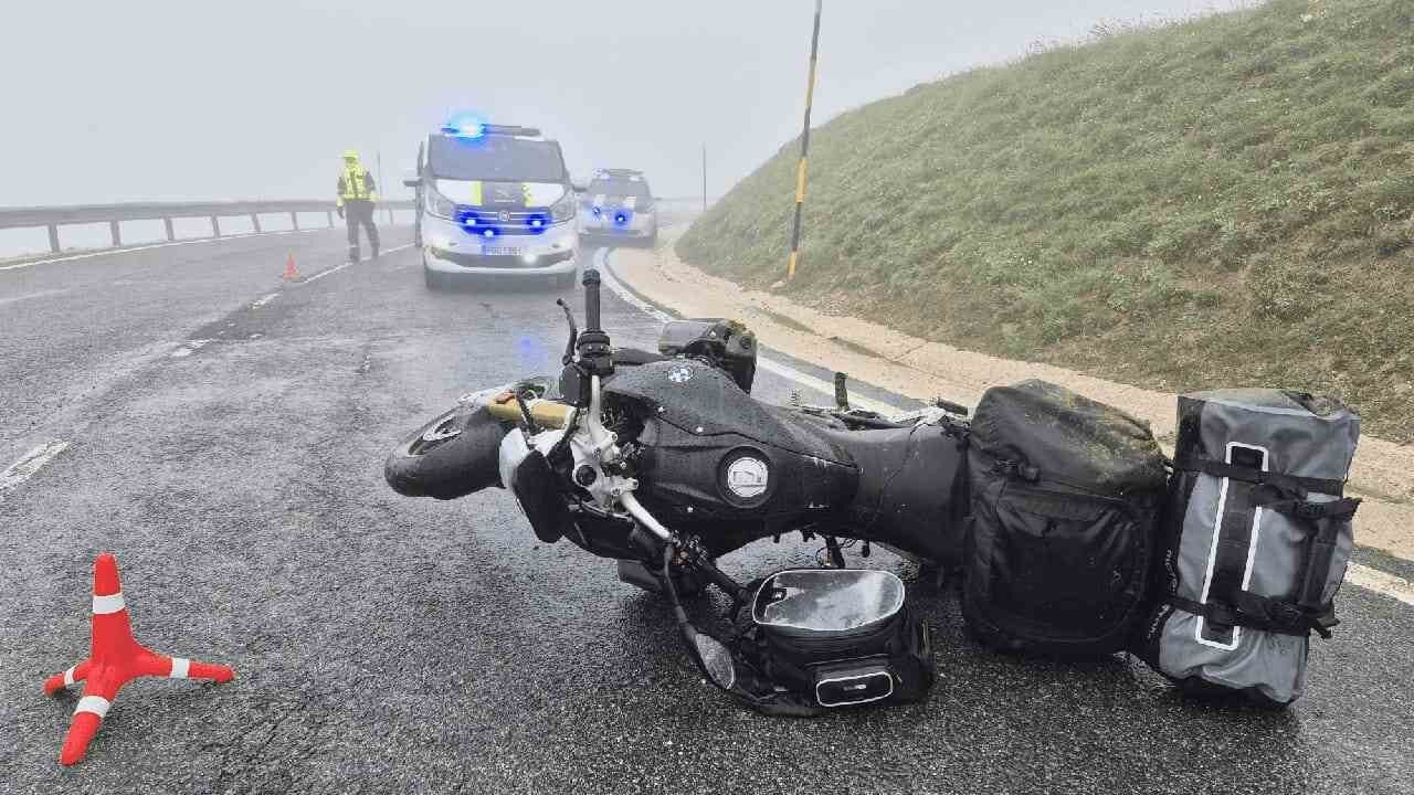 Tragedia en Navarra: muere un motorista tras salirse de la carretera y caer por un terraplén