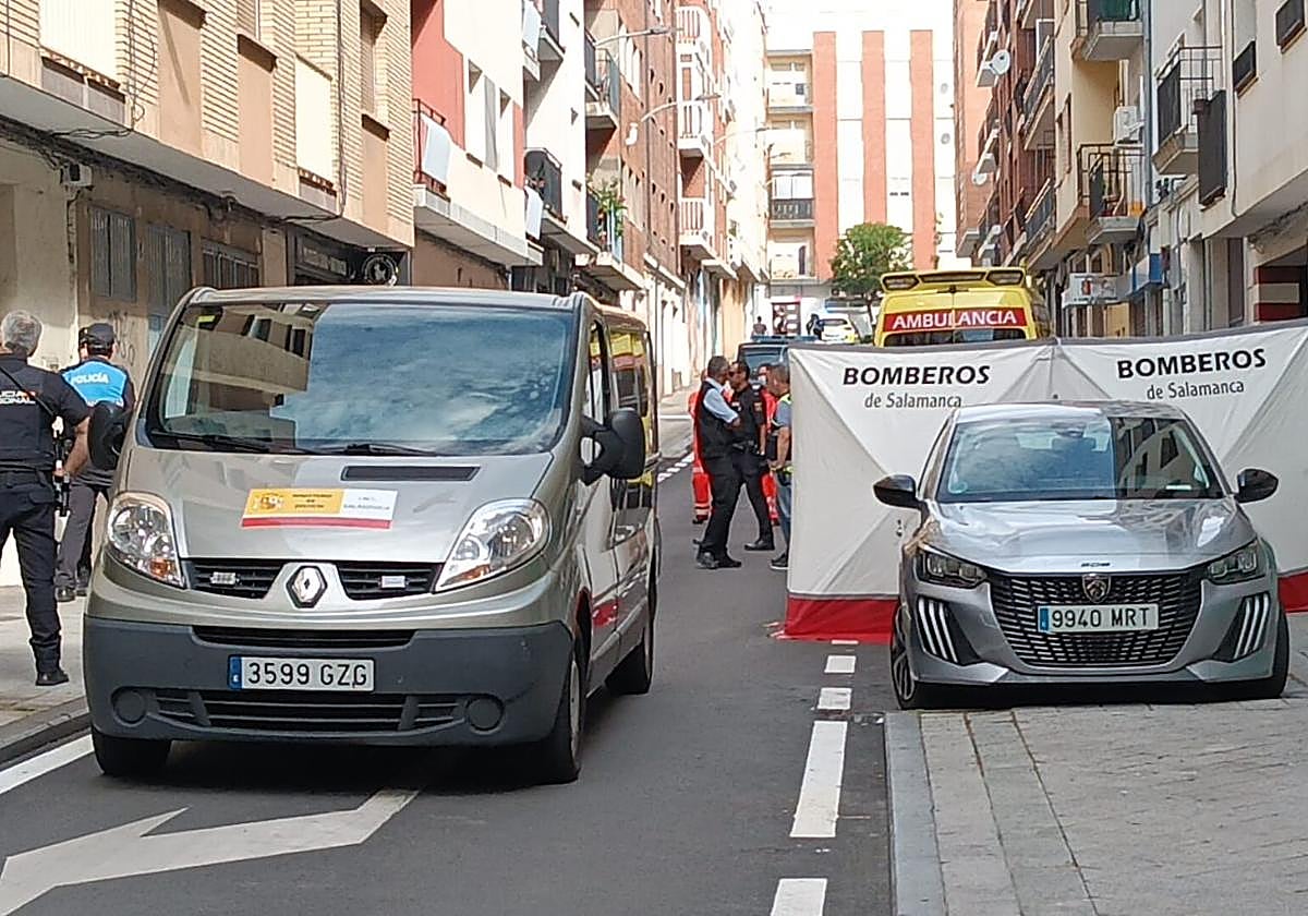 Trágico accidente en Salamanca: mujer fallece tras precipitarse en la calle León Felipe