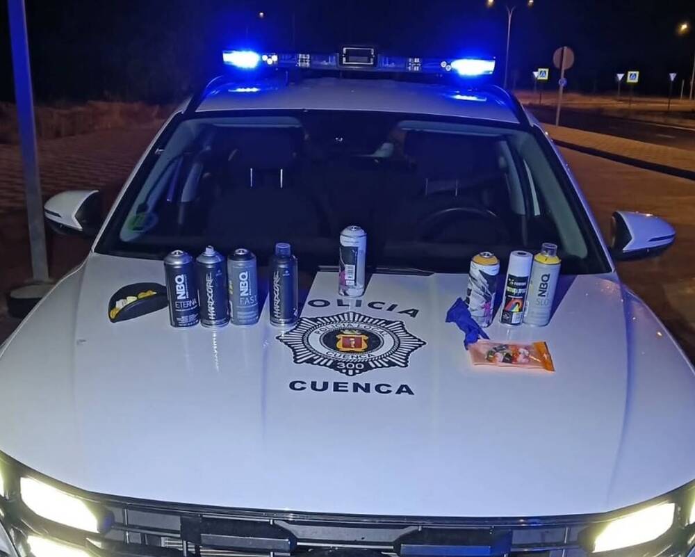 Tres menores son sorprendidos haciendo grafitis junto al HUCU