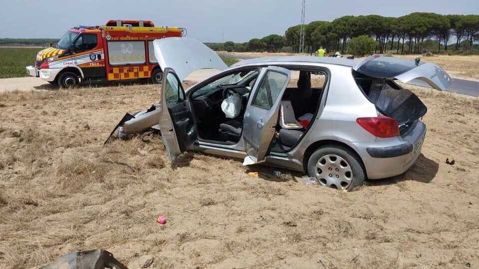 Tres personas resultan heridas en accidente de tráfico en Moguer