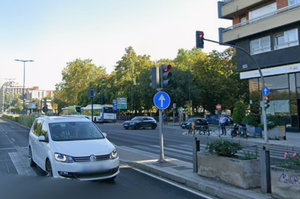 Atropellan a una mujer en el paseo de Isabel la Católica